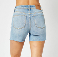 15251 Judy Blue - MR MD Cut Off Short
