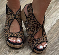Frisky - Leopard