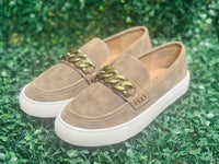 Step up your shoe game with the Corkys Chain Reaction Loafers! Featuring a sleek silhouette and a standout chain detail, these loafers add instant edge and sophistication to any outfit. Crafted with high-quality materials, they deliver comfort and durability for all-day wear. Whether for work, casual outings, or special occasions, these loafers are a versatile must-have for your wardrobe.