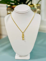 Kendra Scott gold seahorse short pendant necklace on delicate chain, seaside-inspired coastal jewelry