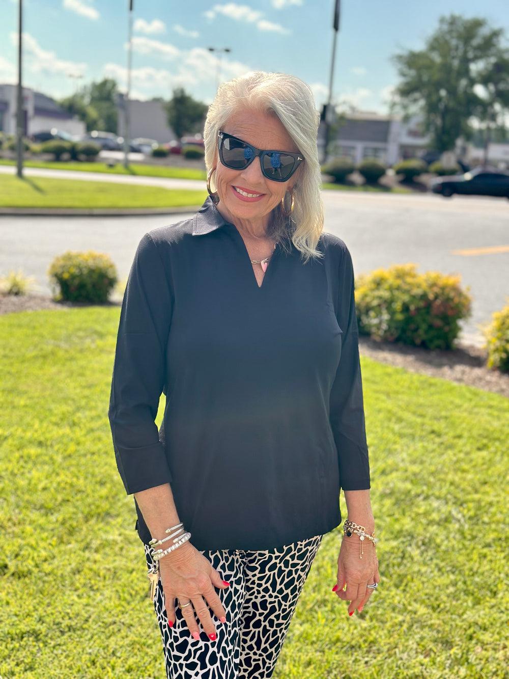 Lulu-B 3/4 Collar Top - BLK
