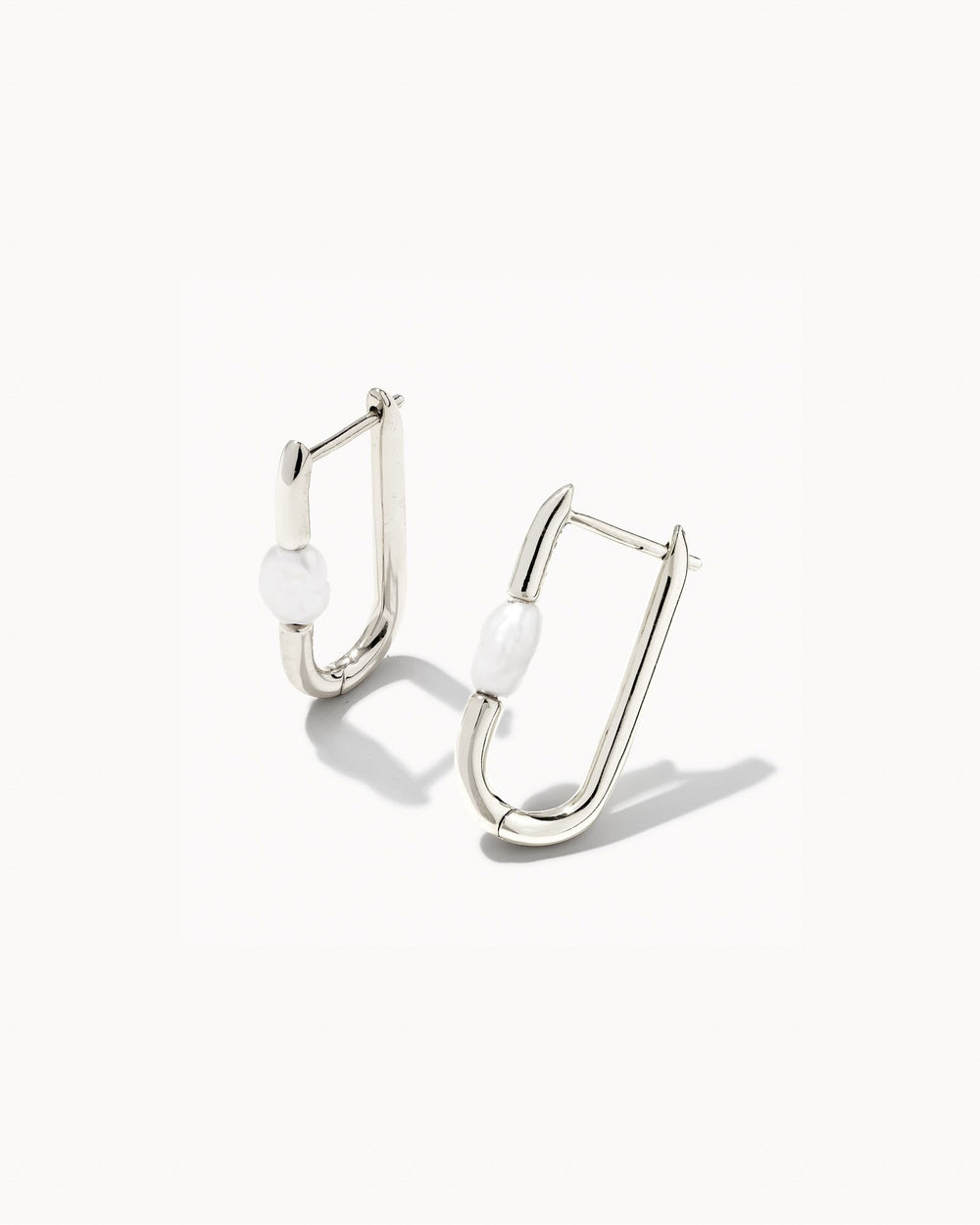 Lindsay Huggie Earring Silver in White Pearl