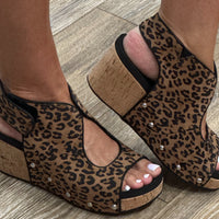 Frisky - Leopard