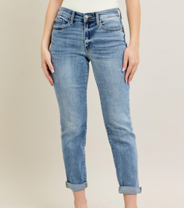 Mid-Rise Bleach Wash Boyfriend Jean