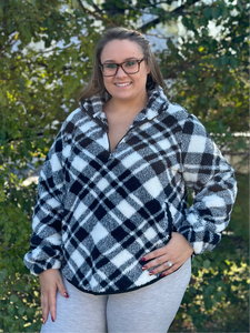 Everyday Pullover - White Plaid