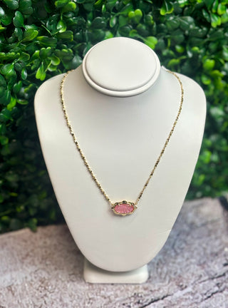 Elisa Scallop Frame Gold Pendant Necklace Light Pink IRD Abalone