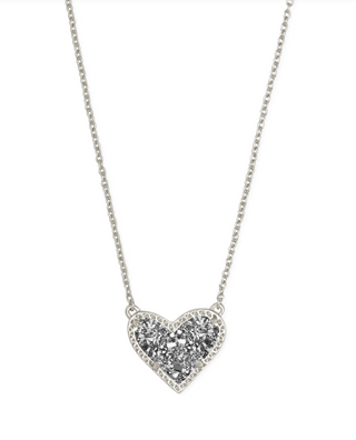 Brand | Kendra Scott
Style | Ari Heart short pendant necklace with an asymmetrical heart design
Material | Platinum Drusy
Finish | Rhodium, silver tone
Chain Length | 15 inches with a 2-inch extender
Pendant Size | 0.49 inches long x 0.57 inches wide