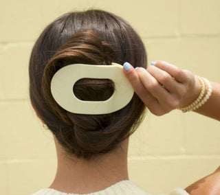 Flat Round Clip - Butter Yellow