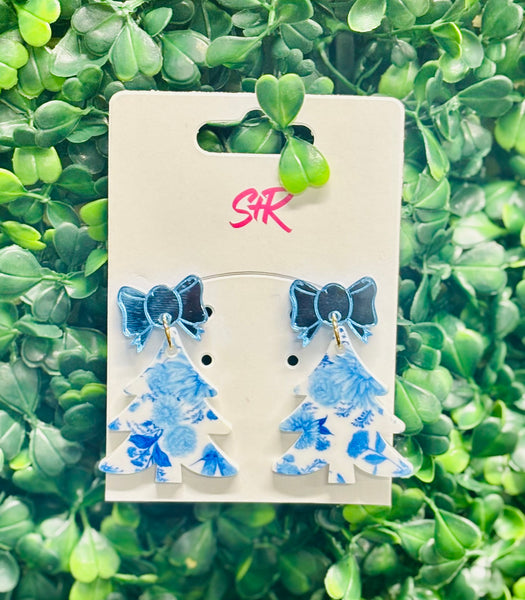 Blue Willow Christmas Tree with Blue Bow