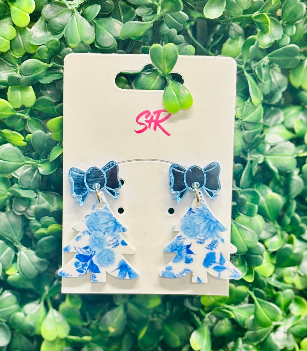 Blue Willow Christmas Tree with Blue Bow