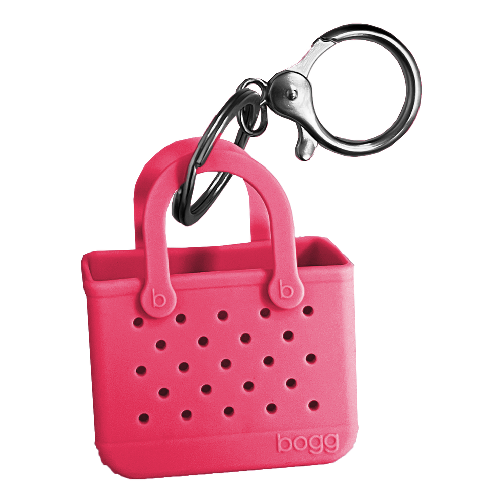 Bogg, but make it mini. We shrunk our iconic tote—down to the buttons and tread bottom—and created the cutest keychain ever. The charming accessory can be clipped to zipper pulls, keyrings and more. Perfect for adding an extra dose of fun to your everyday. Collect them all!