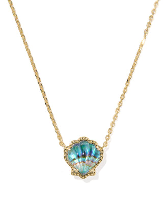 Kendra Scott Brynne Shell Gold Short Pendant Necklace with textured shell-shaped pendant and signature hoofprint detailing on a gold chain. Kendra Scott shell necklace, gold shell pendant necklace, coastal jewelry, beach-inspired necklace, layered gold necklace, women’s gold jewelry, summer jewelry staple, Sweet Southern Charm jewelry, Kendra Scott authorized retailer