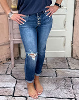 Elevate your wardrobe with our Button-Fly Boyfriend jeans! Made of 93% cotton, 6% polyester, and 1% spandex, with a flattering midrise and versatile inseam.
