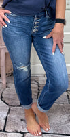 Elevate your wardrobe with our Button-Fly Boyfriend jeans! Made of 93% cotton, 6% polyester, and 1% spandex, with a flattering midrise and versatile inseam.
