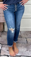 Elevate your wardrobe with our Button-Fly Boyfriend jeans! Made of 93% cotton, 6% polyester, and 1% spandex, with a flattering midrise and versatile inseam.
