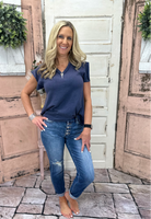 Elevate your wardrobe with our Button-Fly Boyfriend jeans! Made of 93% cotton, 6% polyester, and 1% spandex, with a flattering midrise and versatile inseam.
