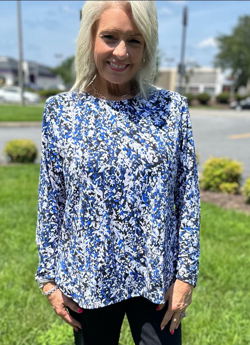 Scoop Neck Two Pocket Top - VIBK