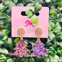 Add a pop of festive fun to your holiday look with these Rainbow Confetti Dot Petite Christmas Tree Dangle Earrings! Featuring a playful confetti design and a shimmering gold textured top, these lightweight earrings are the perfect mix of merry and bright.