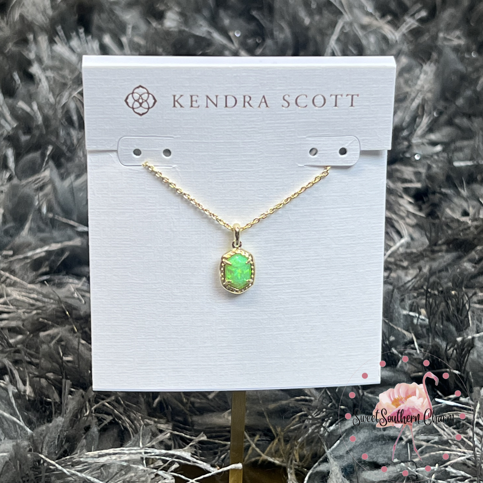 Daphne Framed Pendant Necklace Gold in Bright Green Opal – Sweet