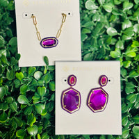 Daphne Enamel Frame Gold Drop Earrings & Earrings Purple Mother of Pearl

Kendra Scott