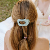 Flat Round Clip - Dew Drop
