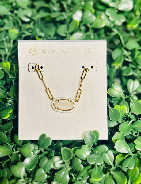 Elisa Enamel Frame Gold Paperclip Necklace White Mother of Pearl

Kendra Scott