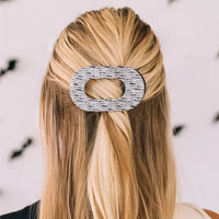 Lay down flat with comfort
Bendable teeth for a secure yet gentle hold
Lightweight, durable, and suitable for all hair types
Perfect for all-day wear—from sunup to sundown