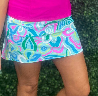 Bright, sporty, and sunshine-ready, the Aryeh Giselle Skort is designed for comfort and standout style. Featuring a vibrant&nbsp;print and functional front pockets, this skort blends everyday practicality with a fun, energetic look. Crafted from UPF 50 sun-protective fabric, it helps shield your skin while keeping you cool and comfortable during outdoor activities, travel days, or casual wear. Easy to style and easy to move in, this skort is a must-have for warm-weather wardrobes.