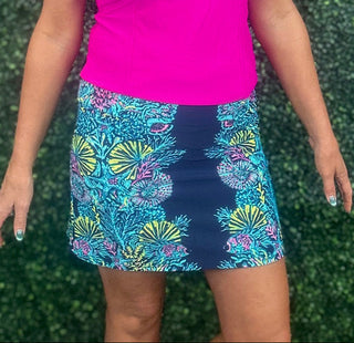 Bright, sporty, and sunshine-ready, the Aryeh Giselle Skort in Neon Reef is built for women who want to stand out and move freely. A bold Neon Reef print and functional front pockets make this skort as practical as it is eye-catching — perfect for outdoor adventures, travel days, and everything in between.