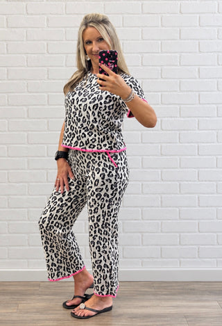 Leopard Knit Contrast Trim Cropped Pants Set