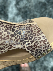 Carley Wedge - Small Leopard