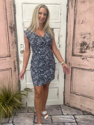 Jane Dress Leaf Me Alone

Cap sleeve V-neck dress

Lightweight summer dress

Nylon spandex breathable dress

UPF50+ sun protection dress

Quick-dry wrinkle-free dress

Casual summer outfit

Vacation or beach dress

Breezy everyday dress

Leaf print cap sleeve dress
