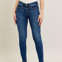 Your new go-to pair for everyday style! These skinnies feature a flattering 9.5” mid-rise fit and a comfortable 29” inseam, making them perfect to wear with sneakers, boots, or heels. Crafted with a soft, stretchy blend of 93% cotton, 6% polyester, and 1% spandex, they move with you while keeping their shape. The handsand finish gives them that classic, lived-in look you’ll love reaching for again and again.