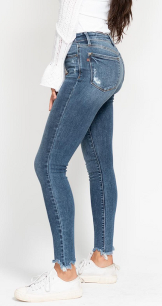 high waist skinny jeans, distressed skinny jeans, shark bite hem jeans, women’s stretch denim, boutique skinny jeans, Sweet Southern Charm denim
Judy Blue Jeans, Judy Blue, Judy Blue Denim