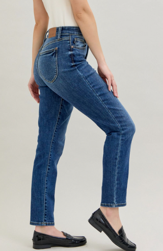 high waist slim jeans, shield pocket jeans, women’s stretch denim, boutique slim jeans, flattering women’s jeans, Sweet Southern Charm denim