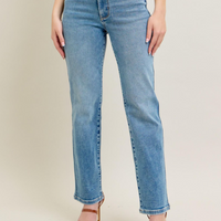 Our High-Rise Vintage Straight jeans blend comfort & style, crafted with cotton, PE, rayon, T400 & spandex. 10.5" rise, 30.5" inseam—timeless & flattering!
Judy Blue 
Vintage Straight Jean