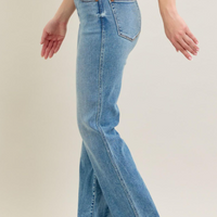 Our High-Rise Vintage Straight jeans blend comfort & style, crafted with cotton, PE, rayon, T400 & spandex. 10.5" rise, 30.5" inseam—timeless & flattering!
Judy Blue 
Vintage Straight Jean