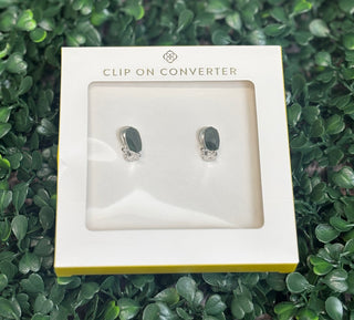 No piercing? No problem. The Clip-On Converter lets you wear your favorite drop earrings without pierced ears — a simple, three-step solution for effortless, comfortable style.

Metal | Rhodium Plated Over Brass
Material | Silicone
Size | 0.67" L x 0.35" W
Compatible With | Drop earrings