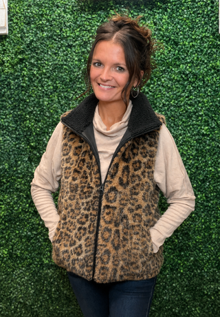 Silhouette | Vest
Color | Leopard
Fabric | 100% Polyester — soft faux fur with a plush, luxe feel
Fit | One size fits most