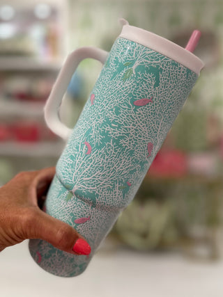 Lilly Pulitzer - Stainless Steel 30 oz. Tumbler - Fantastical For Home
Capacity | 30 ounces
Material | Durable stainless steel
Print | Fantastical for Home by Lilly Pulitzer
Design | Fits most standard cupholders
Handle | Large carrying handle for easy transport
Straw | Reusable straw included
Best For | Travel, work, gym, and everyday use
