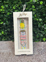 Silicone Apple Watch band with gold hardware and logo charm, fits 38–48mm cases and compatible with Series 1, 2, 3, 4, SE, and 6.
