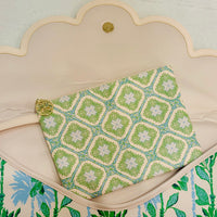 Lilly Pulitzer laptop sleeve, Swayin in the Breeze laptop pouch, coastal laptop accessories, scallop trim laptop sleeve, matching tech pouch set, work travel laptop bag, Lilly Pulitzer office accessories