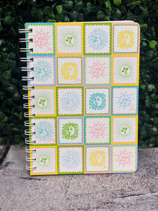 Brand: Lilly Pulitzer
• Print: Sun Tiles Home
• 160 college-ruled pages
• Durable, heavy cover
• Compact and portable
• Great for journaling, lists, and everyday notes