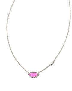 Show your flirty side with the Lips Silver Pendant Necklace in Hot Pink Mother-of-Pearl. A playful design with a dainty chain, perfect for gifting or keeping!