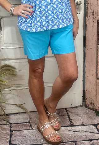 The Lulu-B Bangladine Pull-On Shorts are a warm-weather essential designed for comfort, ease, and polished style. Made from Lulu-B’s signature bangladine fabric, these shorts offer a smooth, structured feel with comfortable stretch.

The pull-on waistband creates an easy, flattering fit, while subtle side vents add movement and a modern touch.

Lightweight and travel-friendly, these shorts are perfect for everyday wear, vacations, and sunny days on the go.