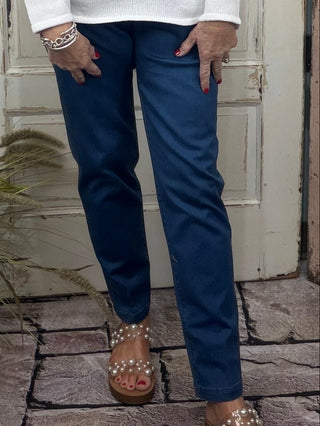 The Lulu-B Denim Capri is a timeless warm-weather staple designed for comfort, stretch, and everyday wear. Made with soft, flexible denim, these capris offer a flattering fit that moves with you while maintaining a polished look. Easy to dress up or down, they pair perfectly with tanks, tees, or lightweight tops for effortless spring and summer styling. Comfortable, versatile, and travel-friendly—these are capris you’ll reach for again and again.