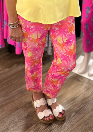 Lulu-B Clothing 
Secret Detail Pocket Capri
Style SPX1521
Pink Palm Tree Print