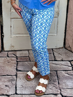 UPF 50 capri pants with cooling, breathable fabric and 25-inch inseam, lightweight sun-protective capris for summer comfort, travel, and everyday wear.
