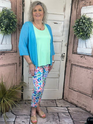 Lulu-B_Secret_Pocket_Detail_Capri_-_MCDR_Mesh_Cardigan_TQCL
Lulu-B Cloting