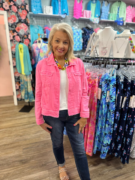 Lulu-B Linen Travel Jacket – lightweight, washable linen with chest pockets & a flattering fit. Perfect for layering. 